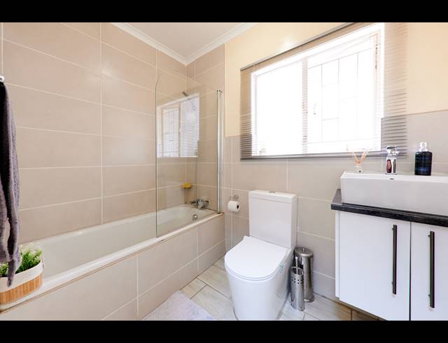 3 BEDROOM HOUSE FOR SALE IN VORNA VALLEY